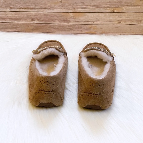 UGG Women’s Ansley Chain Chestnut Suede Slippers - Picture 4 of 8